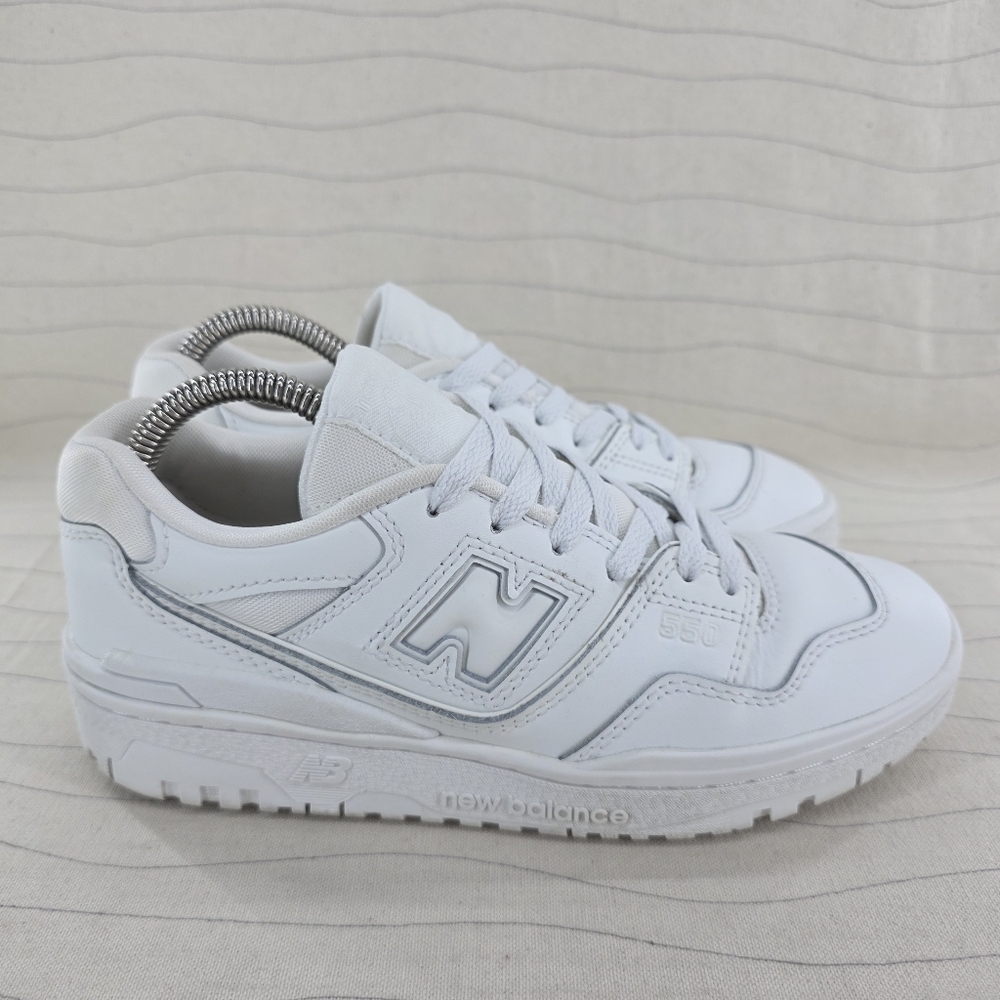 New Balance Youth 550 White Leather Casual Sneakers Shoes GSB550WW Size 6 Boys
